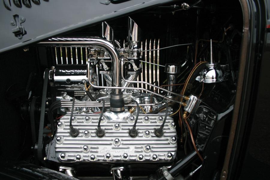  Ford DeLuxe 3-Window Coupe 1932 года  (фото 6 из 6)